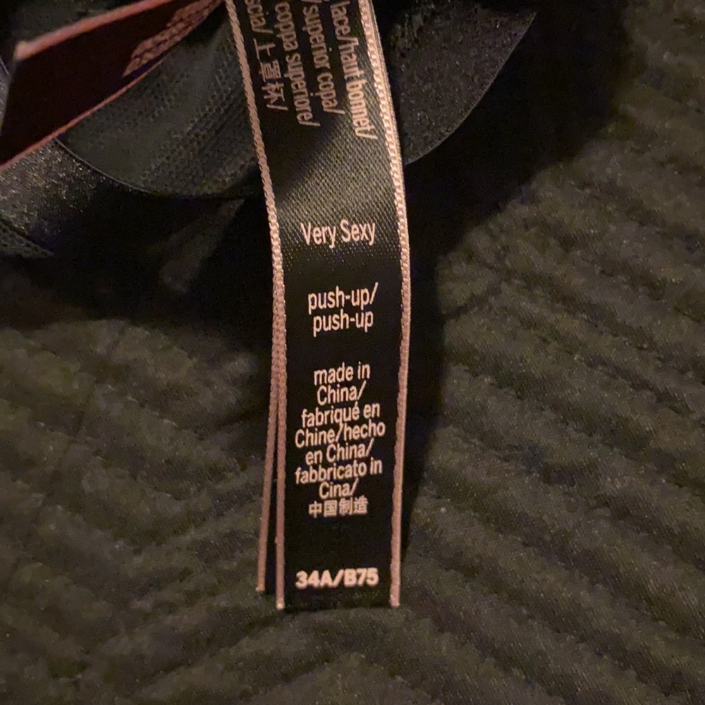 Victoria’s Secret bra - Picture 3 of 3